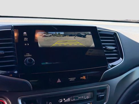 Used 2025 Honda Passport EX-L image 13