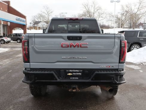 Used 2024 GMC Sierra 2500 AT4X image 42