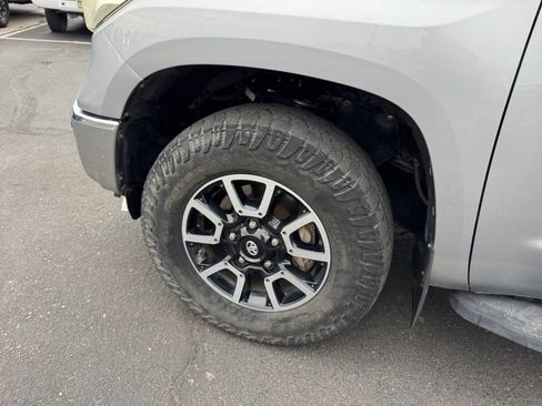 Used 2015 Toyota Tundra Limited w/ Limited Premium Package AWD/4WD image 26