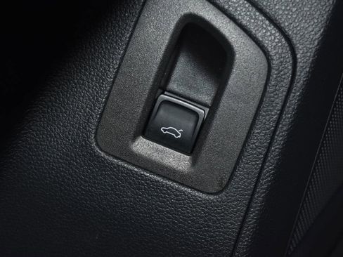 Used 2022 Volkswagen Atlas SE image 6