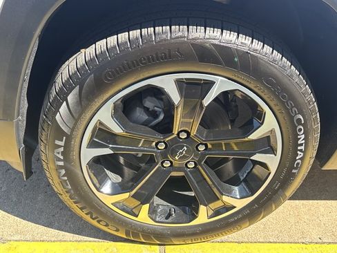 New 2027 Chevrolet Equinox LT w/ Convenience Package II FWD image 12