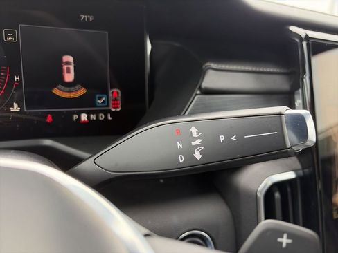 Used 2025 GMC Acadia Elevation image 22