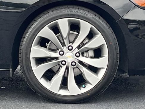Used 2018 Chevrolet Malibu Premier w/ Premier Sun and Wheel Package FWD image 30