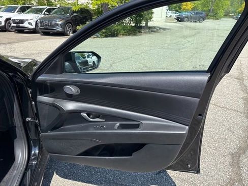 Certified 2023 Hyundai Elantra SEL FWD image 28