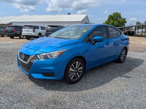 Used 2022 Nissan Versa SV w/ Trunk Package FWD image 8