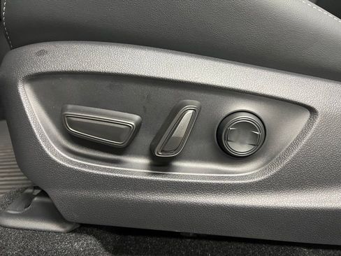 New 2025 Toyota Crown Signia image 10