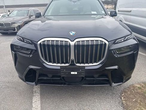 Certified 2024 BMW X7 xDrive40i w/ M Sport Package image 3
