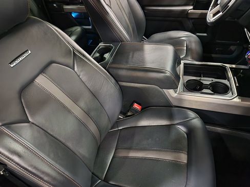 Used 2022 Ford F250 Platinum w/ FX4 Off-Road Package image 31