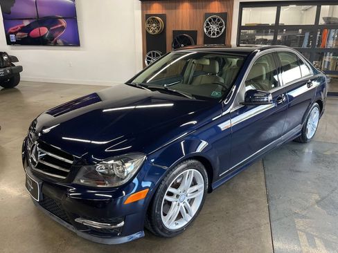 Used 2014 Mercedes-Benz C 300 4MATIC Sedan image 4