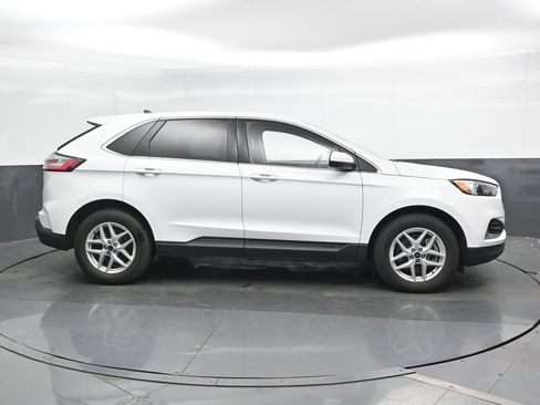 Used 2024 Ford Edge SEL AWD/4WD image 3
