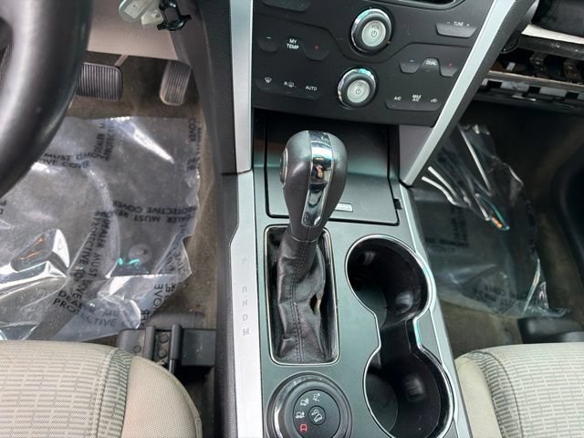 Used 2015 Ford Explorer XLT w/ Equipment Group 201A AWD/4WD image 13