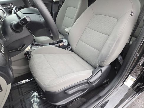 Used 2016 Kia Forte LX image 5