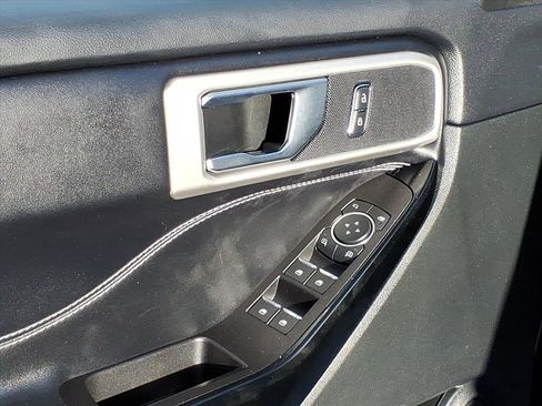 Used 2022 Ford Explorer ST w/ ST Street Pack image 11