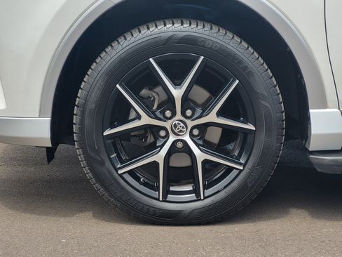 Used 2016 Toyota RAV4 SE AWD/4WD image 8