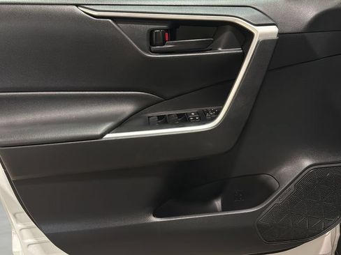 Used 2020 Toyota RAV4 LE w/ All Weather Liner Package AWD/4WD image 18