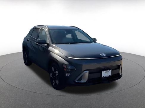 Used 2025 Hyundai Kona SEL image 3