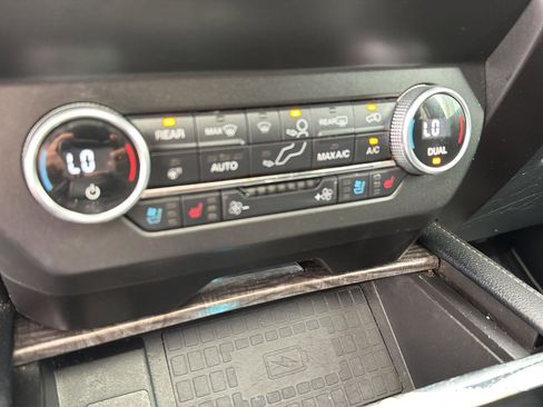 Used 2019 Ford Expedition Limited w/ Special Edition Package AWD/4WD image 30