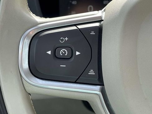 Used 2018 Volvo XC60 T5 Inscription w/ Convenience Package AWD/4WD image 30