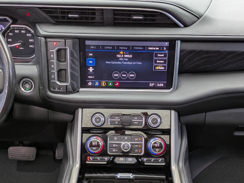 Used 2021 GMC Yukon XL Denali w/ Denali Premium Package image 20