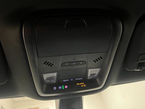 Used 2024 Buick Enclave Premium image 64