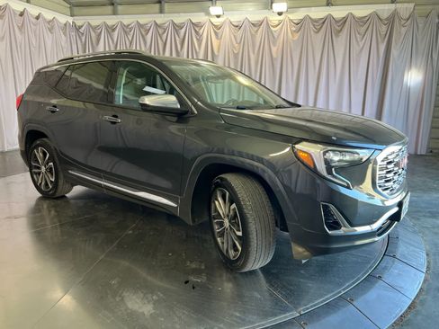 Used 2018 GMC Terrain Denali w/ Advanced Safety Package AWD/4WD image 3