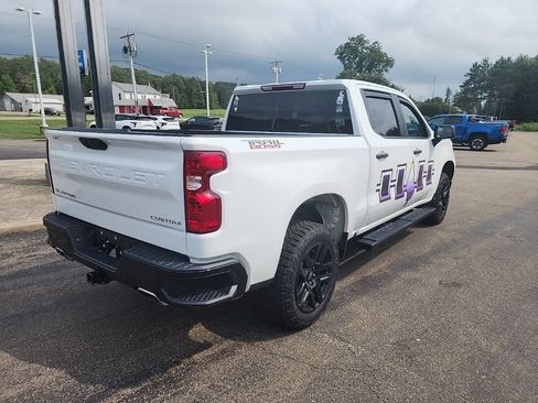 Used 2023 Chevrolet Silverado 1500 Custom Trail Boss w/ LPO, Dark Essentials Package AWD/4WD image 7