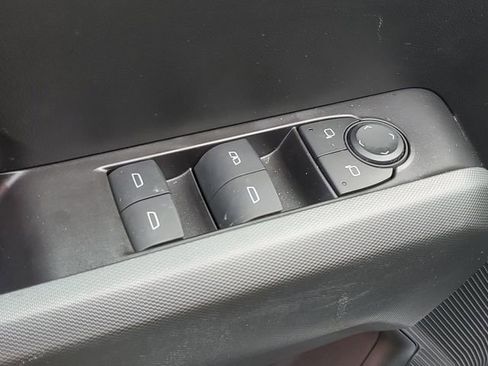 Certified 2024 Chevrolet Colorado Trail Boss w/ Technology Package AWD/4WD image 14