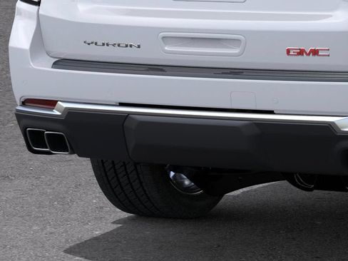 New 2026 GMC Yukon Denali w/ Denali Reserve Package AWD/4WD image 15