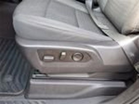 Used 2023 Chevrolet Silverado 1500 Custom image 3