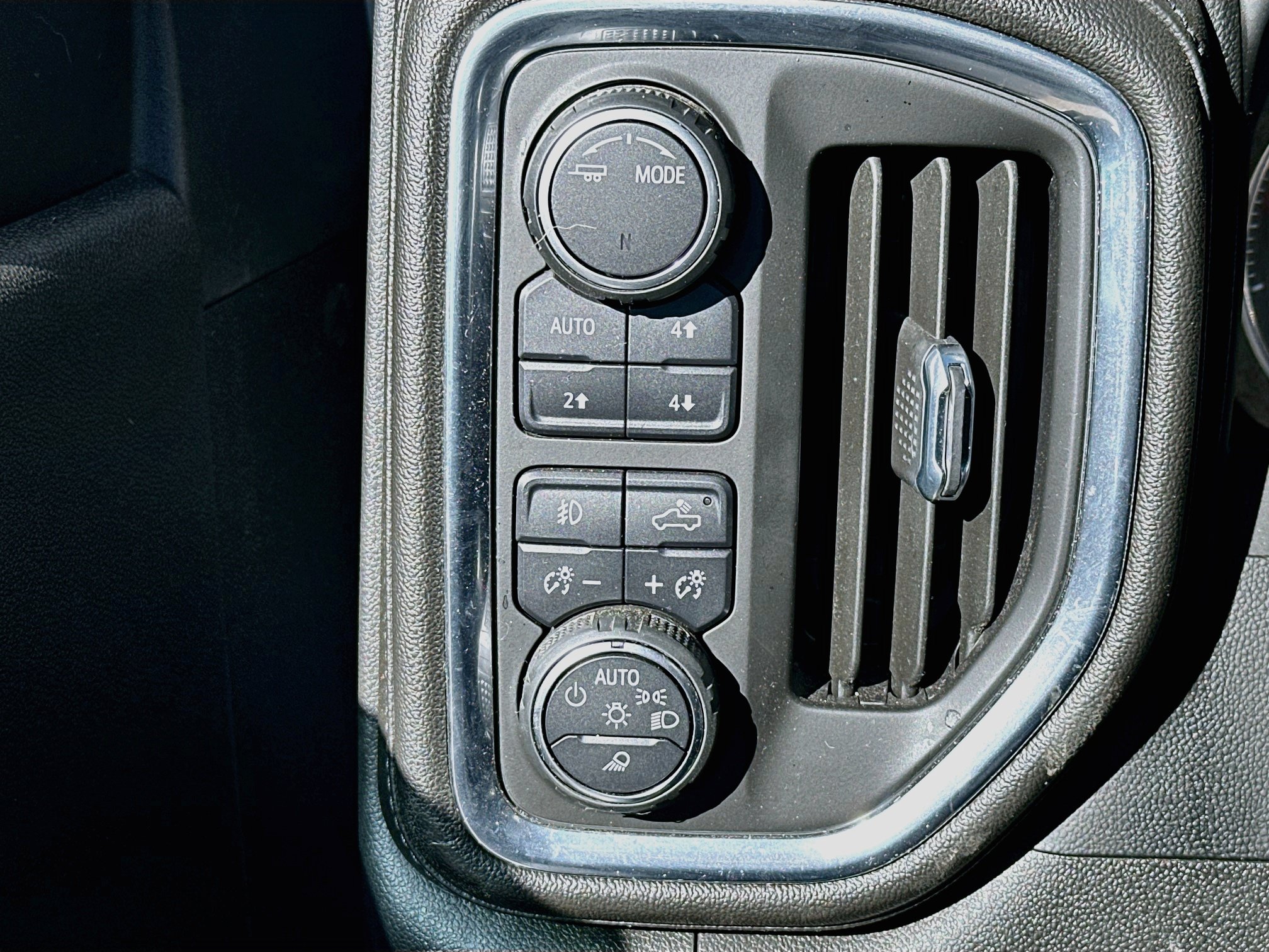Used 2022 Chevrolet Silverado 3500 LT w/ All Star Edition AWD/4WD image 17