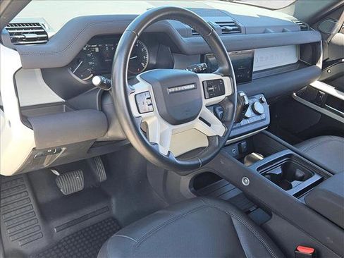 Used 2023 Land Rover Defender 90 S image 10