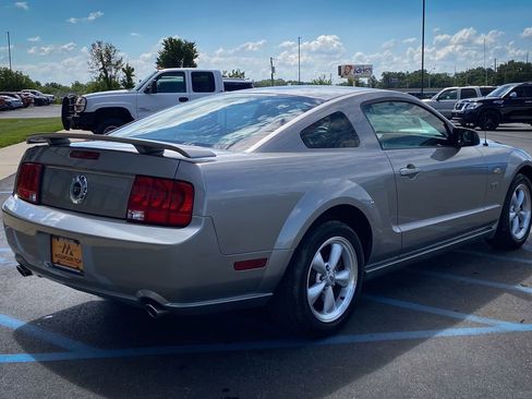 Used 2008 Ford Mustang GT RWD image 9