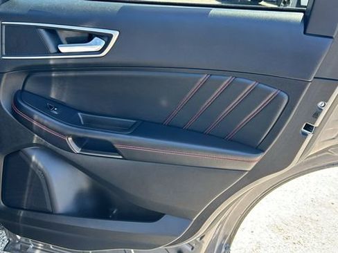 Used 2022 Ford Edge ST-Line image 12
