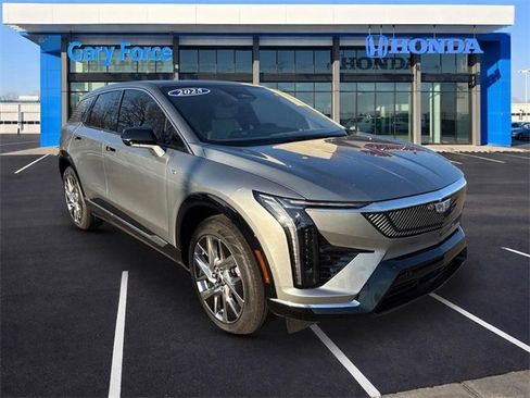 Used 2025 Cadillac Optiq Luxury 1 w/ LPO, Floor Liner Package image 1