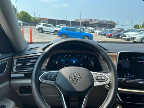 Used 2026 Volkswagen Atlas SE AWD/4WD image 32