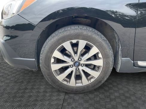 Used 2017 Subaru Outback 3.6R Touring AWD/4WD image 9
