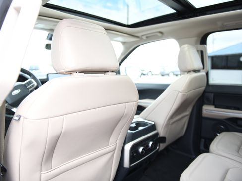 Used 2024 Ford Expedition Max Limited image 16