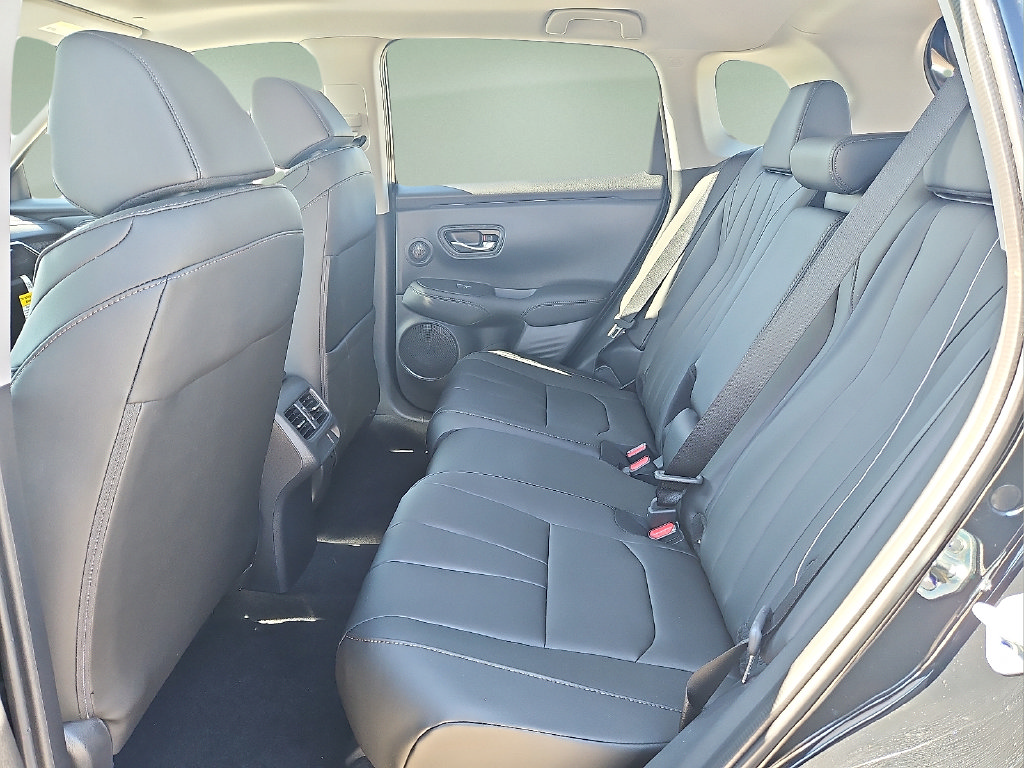 Used 2025 Acura ADX FWD image 12