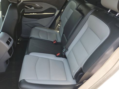 Used 2023 GMC Terrain SLT w/ LPO, Floor Liner Package FWD image 12