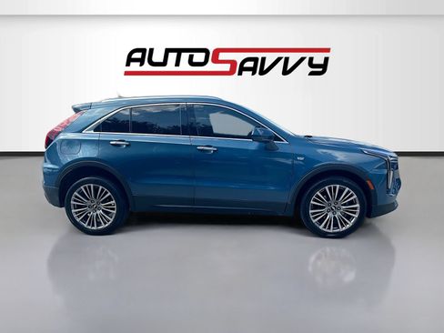 Used 2024 Cadillac XT4 Premium Luxury w/ Technology Package FWD image 8