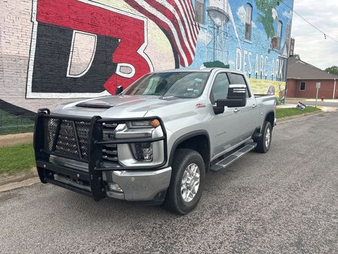 Used 2020 Chevrolet Silverado 2500 LTZ w/ LTZ Plus Package AWD/4WD image 2