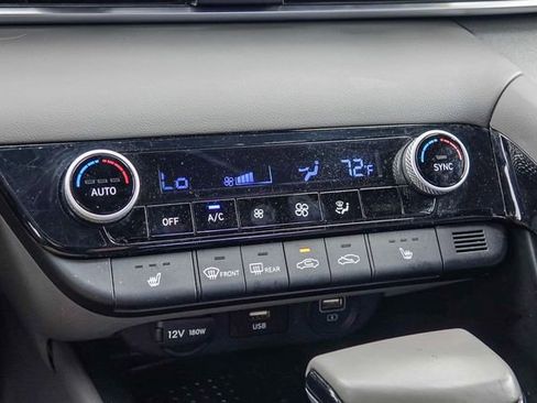 Certified 2023 Hyundai Elantra Limited FWD image 22