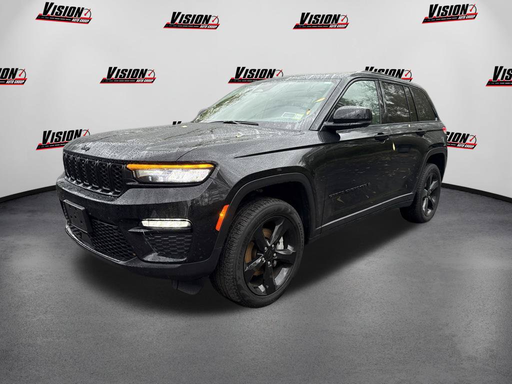Used 2025 Jeep Grand Cherokee Limited w/ Black Appearance Package AWD/4WD 360° Tour