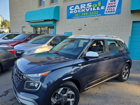 Used 2022 Hyundai Venue Limited FWD image 5