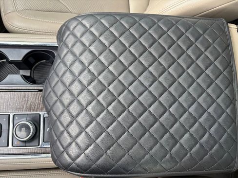 Used 2018 Ford Expedition Limited image 34