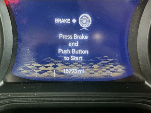 Used 2024 Jeep Wrangler Willys AWD/4WD image 19