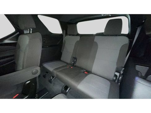 Used 2023 Chevrolet Traverse LT AWD/4WD image 16