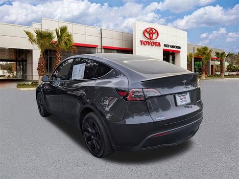 Used 2024 Tesla Model Y Long Range image 6