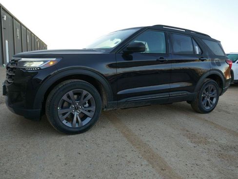 New 2026 Ford Explorer Active w/ Active Comfort Package AWD/4WD image 9