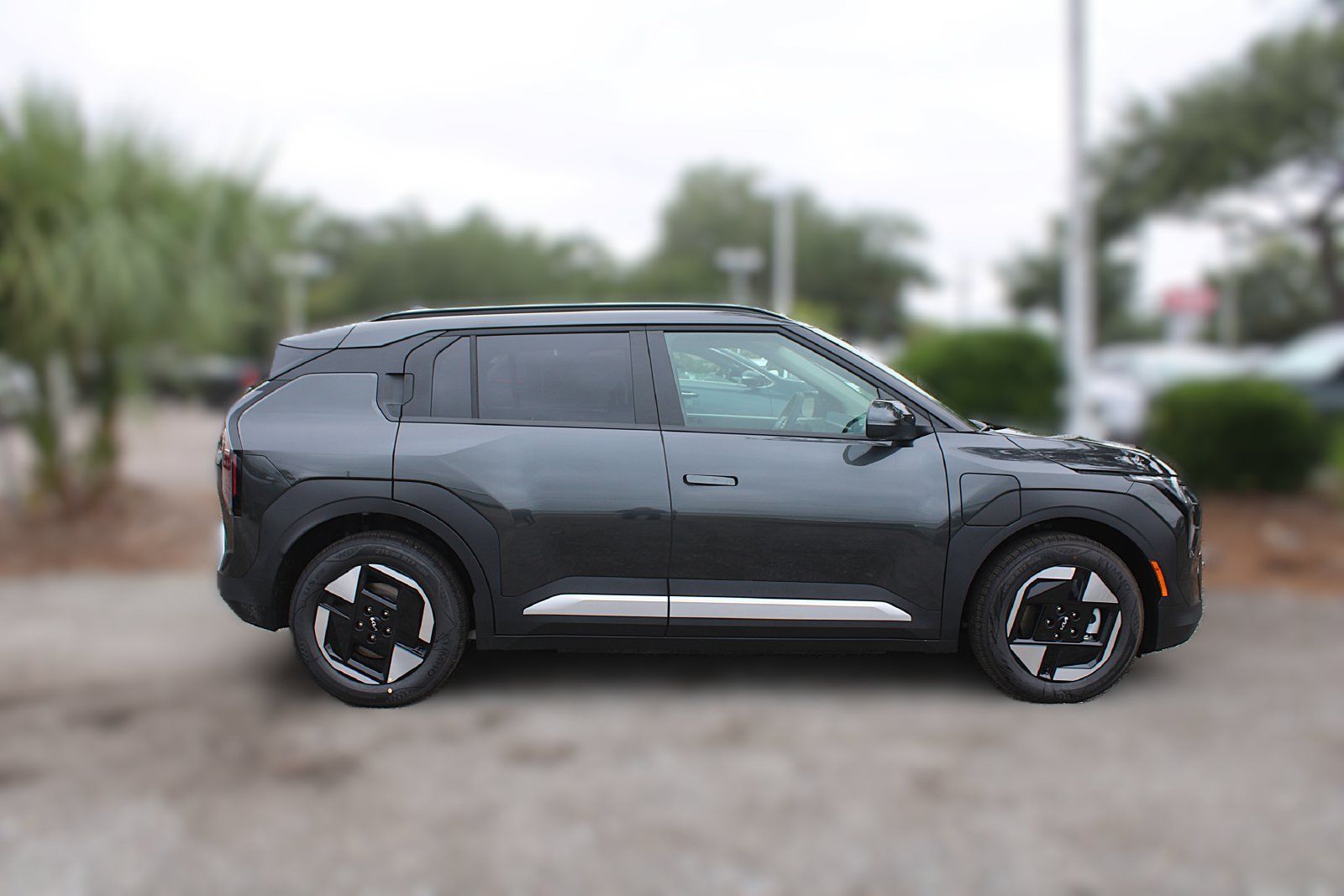 New 2027 Kia EV3 Wind FWD image 5